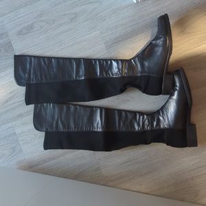 Stuart Weitzman 5050 Boot